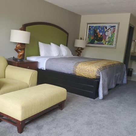 Palmetto Inn & Suites By Oyo Orangeburg Buitenkant foto