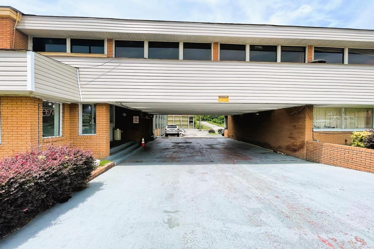 Palmetto Inn & Suites By Oyo Orangeburg Buitenkant foto