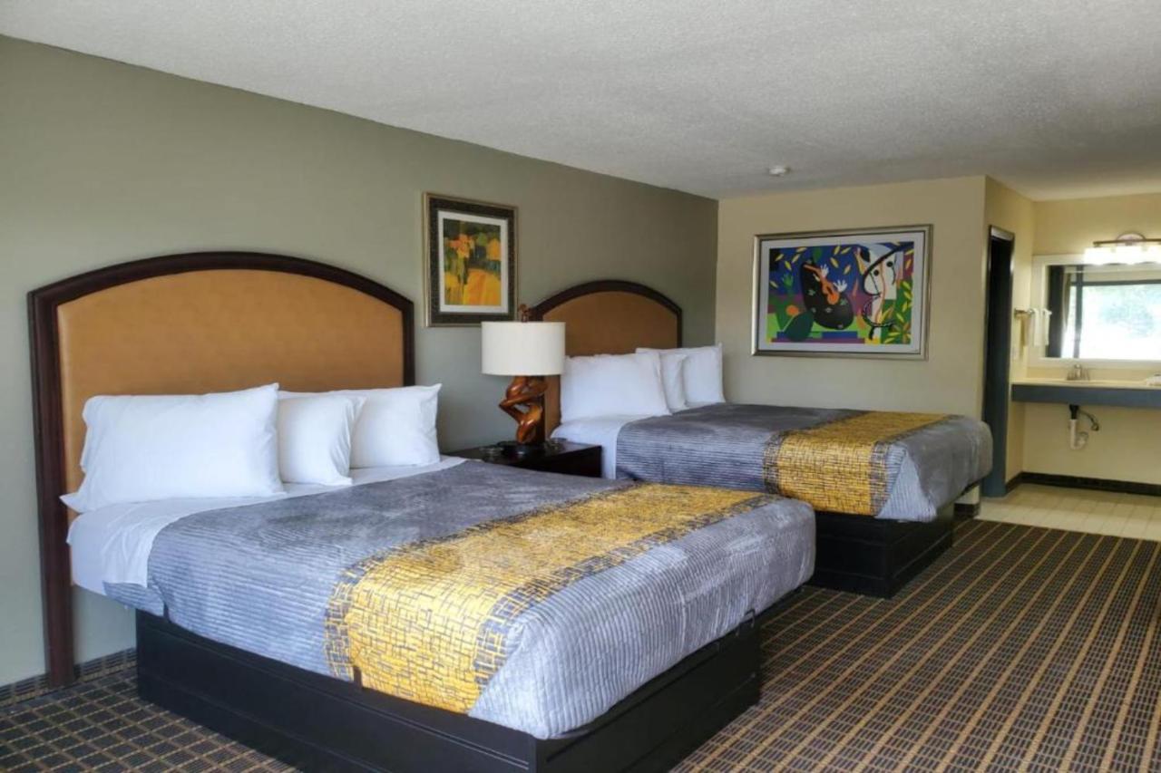 Palmetto Inn & Suites By Oyo Orangeburg Buitenkant foto