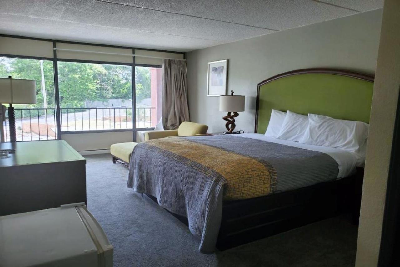 Palmetto Inn & Suites By Oyo Orangeburg Buitenkant foto